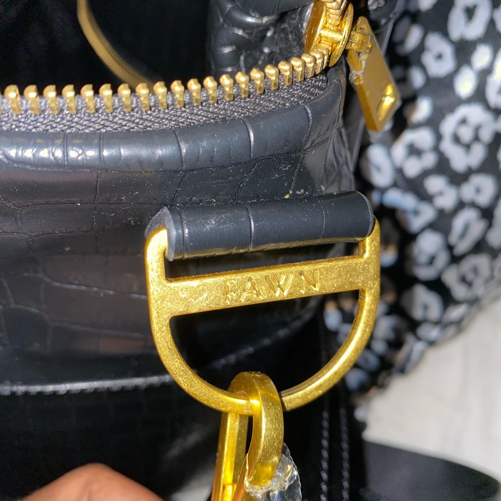 Fawn design regular size bag. Croc black